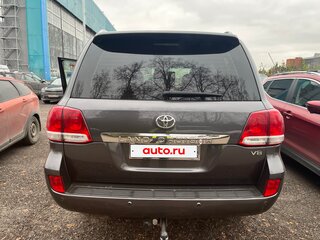 2011 Toyota Land Cruiser 200 Series, серый, 2948000 рублей, вид 2