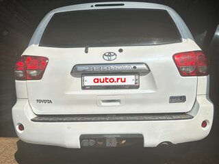 2011 Toyota Sequoia II, белый, 2499990 рублей, вид 3