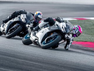 2026 CFMoto 675SR-R, белый, 769410 рублей, вид 4