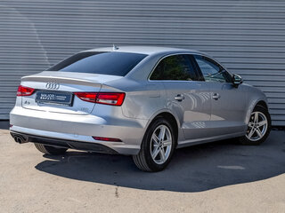 2017 Audi A3 III (8V) Рестайлинг, серебристый, 1990000 рублей, вид 5