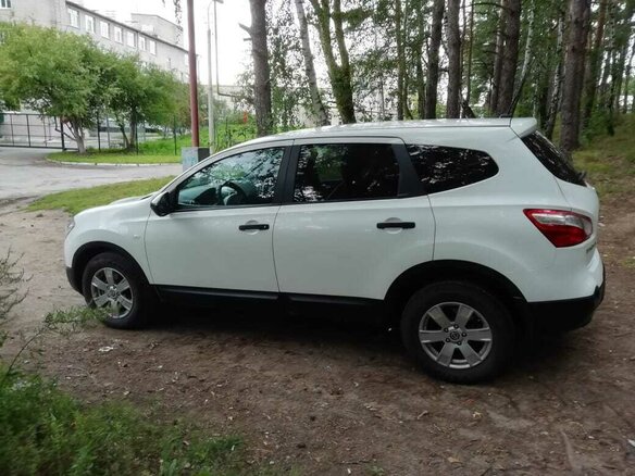 2011 Nissan Qashqai+2 I Рестайлинг, белый, 1300000 рублей - вид 7