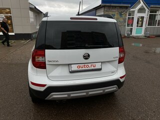 2017 Skoda Yeti I Рестайлинг, белый, 1850000 рублей, вид 2