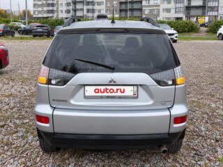 2011 Mitsubishi Outlander II Рестайлинг, серебристый, 875000 рублей, вид 5