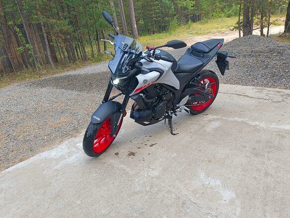 2020 Yamaha MT-03, серебристый, 550000 рублей