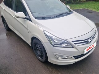 2015 Hyundai Solaris I Рестайлинг, бежевый, 720000 рублей, вид 2