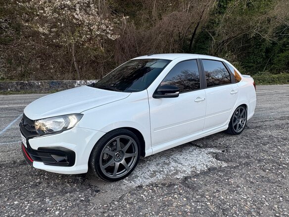 2024 Lada (ВАЗ) Granta Sport I Рестайлинг, белый, 1280000 рублей - вид 4