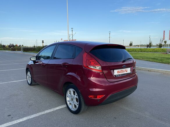 2009 Ford Fiesta Mk6, красный, 850000 рублей - вид 6