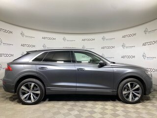 2018 Audi Q8 55 TFSI I (4M), серый, 6099900 рублей, вид 4