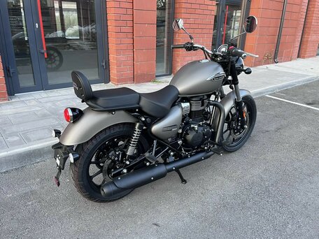 2026 Royal Enfield Meteor, серый, 519000 рублей, вид 3