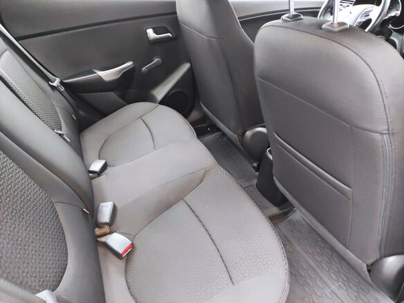 2016 Kia Rio III Рестайлинг, серебристый - вид 12