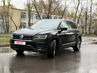2017 Volkswagen Tiguan II, чёрный, 2150000 рублей, вид 2