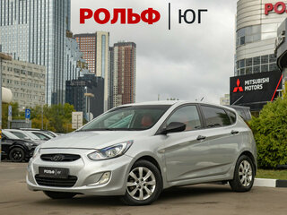 2013 Hyundai Solaris I, серебристый, 442000 рублей, вид 1