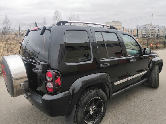 2005 Jeep Cherokee III (KJ) Рестайлинг, чёрный - вид 3