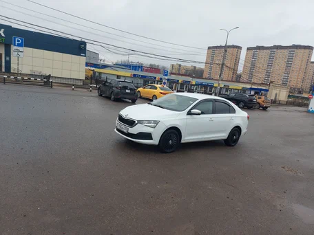 2021 Skoda Rapid II, белый, 930000 рублей, вид 1