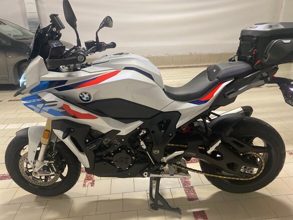 2023 BMW S 1000 XR, белый, 2200000 рублей - вид 2