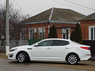 2015 Kia Optima III Рестайлинг, белый, 1700000 рублей, вид 3