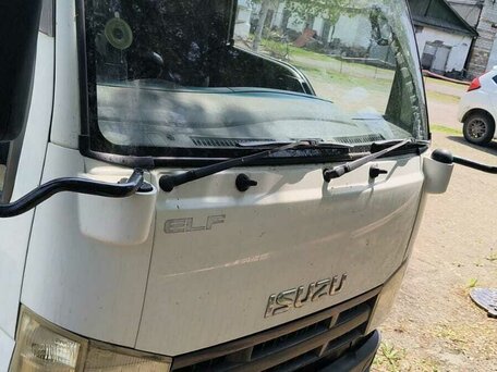 2010 Isuzu Elf (N-series), белый, 2500000 рублей, вид 1