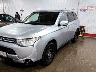 2013 Mitsubishi Outlander III, серебристый, 1399999 рублей, вид 3