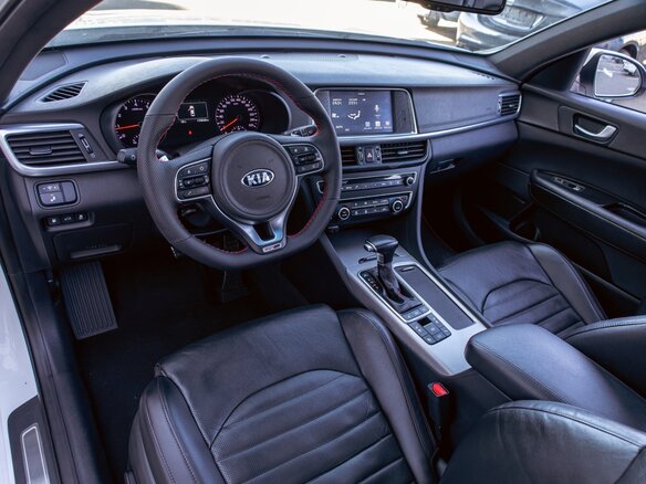2017 Kia Optima IV, белый, 1695000 рублей - вид 12