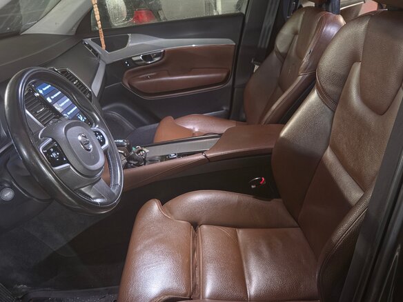 2020 Volvo XC90 II Рестайлинг 1, серый, 3800000 рублей - вид 2
