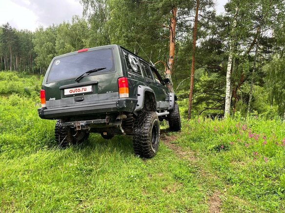 1997 Jeep Cherokee II (XJ) Рестайлинг, зелёный - вид 9