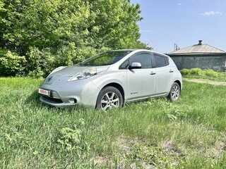 2013 Nissan Leaf I (ZE0/AZE0), серый, 820000 рублей, вид 2