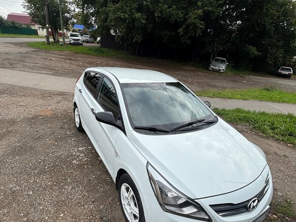 2015 Hyundai Solaris I Рестайлинг, белый, 990000 рублей - вид 4