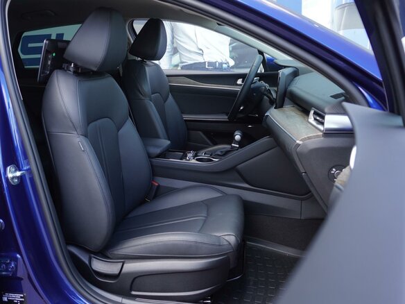 2022 Kia K5 III, синий, 3850000 рублей - вид 5