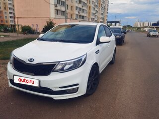 2016 Kia Rio III Рестайлинг, белый, 750000 рублей, вид 2