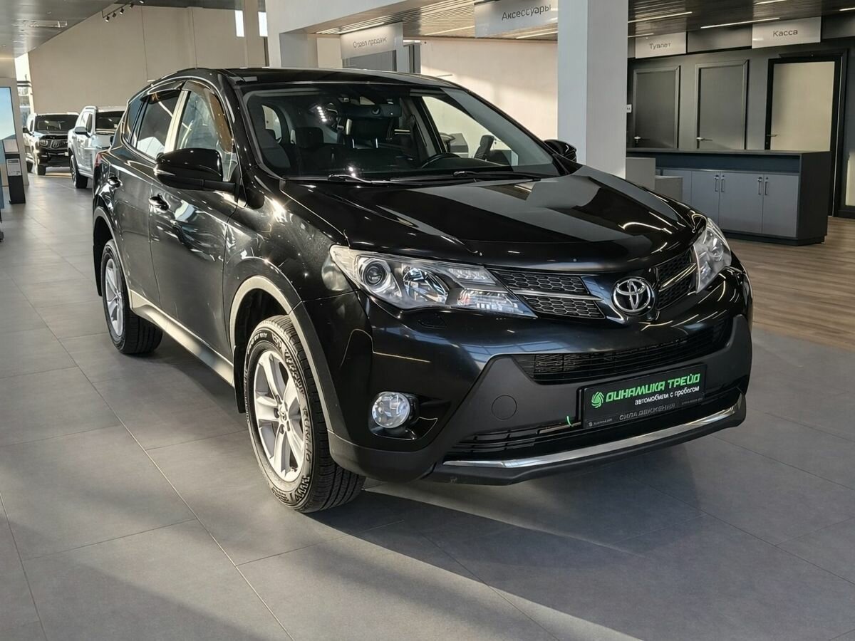 Открыть фотографии: Toyota RAV4 IV (XA40)