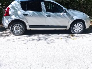 2013 Renault Sandero I, серебристый, 615000 рублей, вид 3