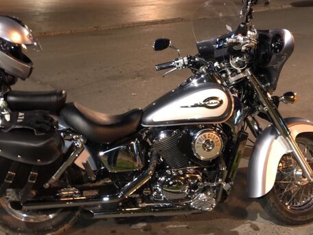 2001 Honda Shadow 750, серебристый, 600000 рублей, вид 1