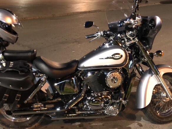 2001 Honda Shadow 750, серебристый, 600000 рублей