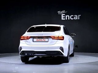2022 Kia K3 II Рестайлинг, белый, 1800000 рублей, вид 4