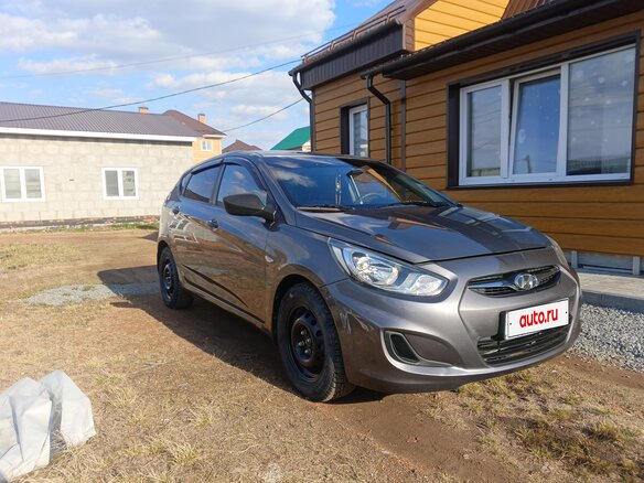 2014 Hyundai Solaris I, серый, 800000 рублей - вид 2