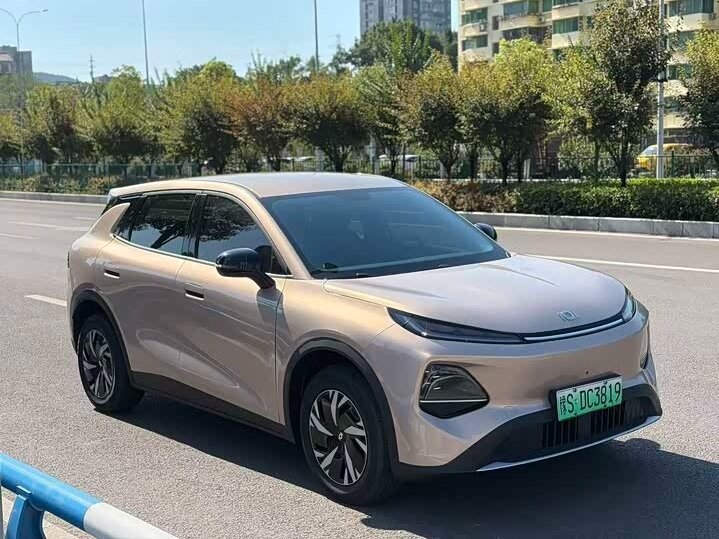 Открыть фотографии: Changan Qiyuan Q05 II