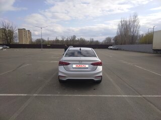 2017 Hyundai Solaris II, серебристый, 1150000 рублей, вид 5