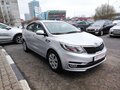 2016 Kia Rio III Рестайлинг, серебристый - вид 2