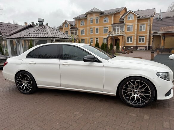 2016 Mercedes-Benz E-Класс 200 V (W213, S213, C238), белый, 2800000 рублей - вид 4