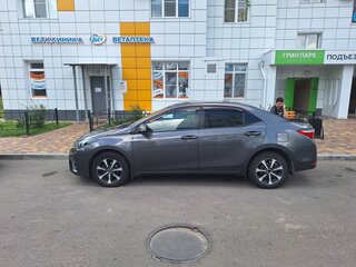 2013 Toyota Corolla XI (E160, E170, E180), серый, 1250000 рублей, вид 4