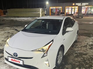 2016 Toyota Prius IV (XW50), белый, 1450000 рублей, вид 1