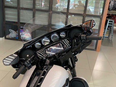 2023 Harley-Davidson Ultra Limited, белый, 3750000 рублей, вид 5
