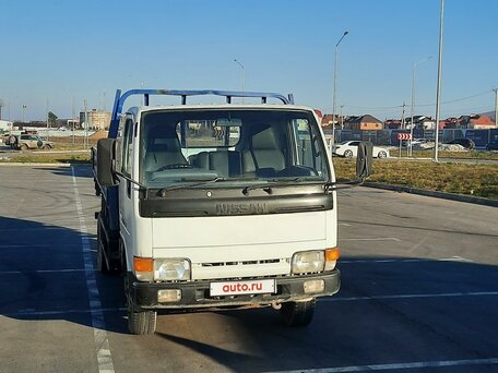 1995 Nissan Condor, белый, 1400000 рублей, вид 2