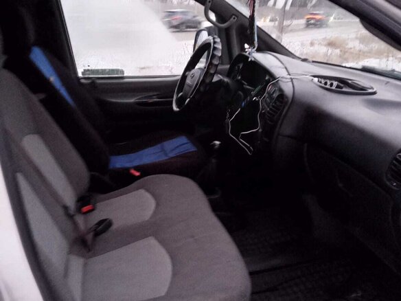 2007 Hyundai H-1 I Рестайлинг, серебристый, 1100000 рублей - вид 8