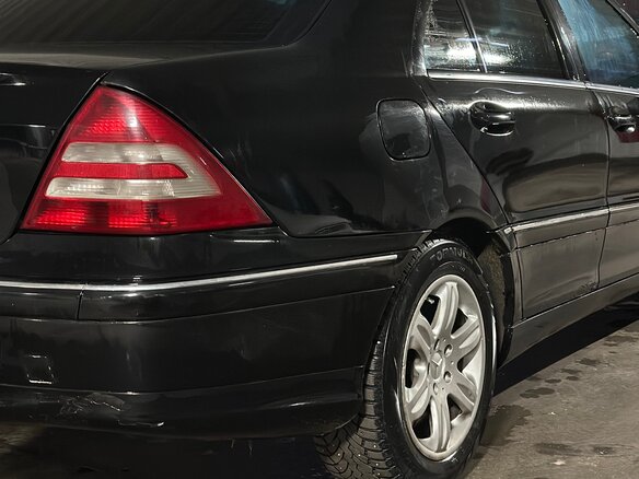 2005 Mercedes-Benz C-Класс 230 II (W203) Рестайлинг, чёрный, 270000 рублей - вид 9