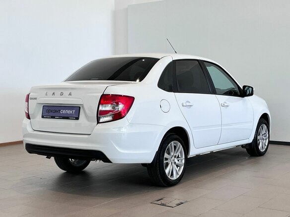 2025 Lada (ВАЗ) Granta I Рестайлинг, белый, 1029000 рублей - вид 5
