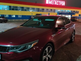 2019 Kia Optima IV Рестайлинг, пурпурный, 2050000 рублей, вид 2