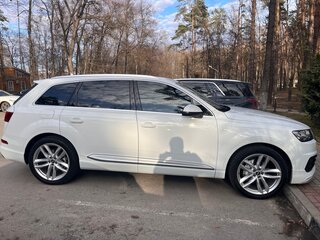 2016 Audi Q7 II (4M), белый, 3790000 рублей, вид 4