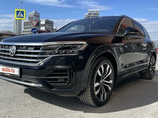 2019 Volkswagen Touareg III, синий, 5200000 рублей, вид 1