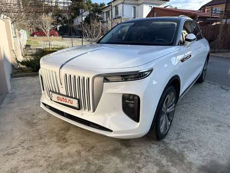 2022 Hongqi E-HS9 120 kWh, белый, 5000000 рублей, вид 1